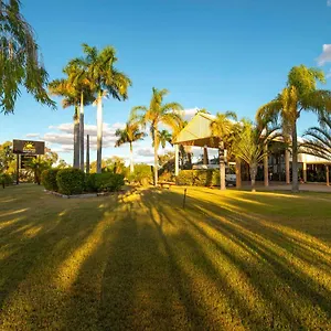 3* Motel Park Motor Inn-king Beds-pool-shaded Parking